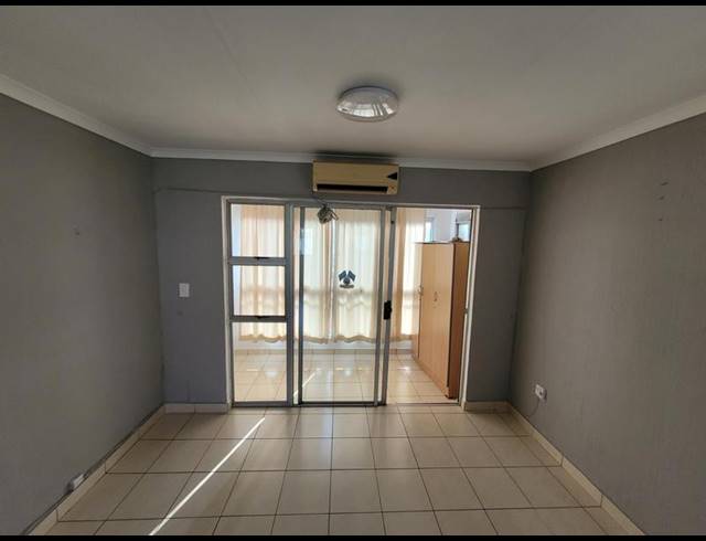 2 BEDROOM PROPERTY TO RENT IN OVERPORT